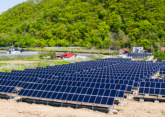 大型太陽光発電所施設の航空写真イメージ